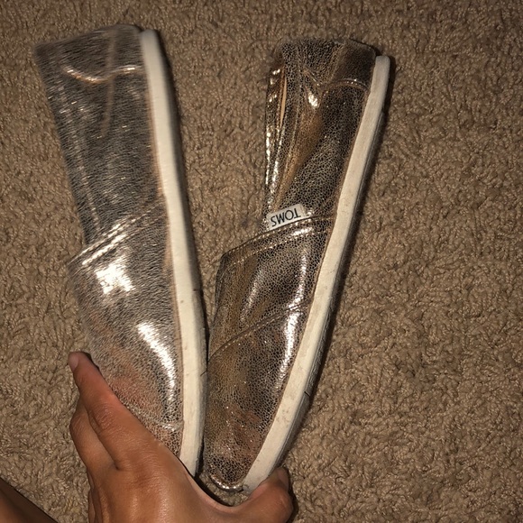 Toms - Picture 6 of 6